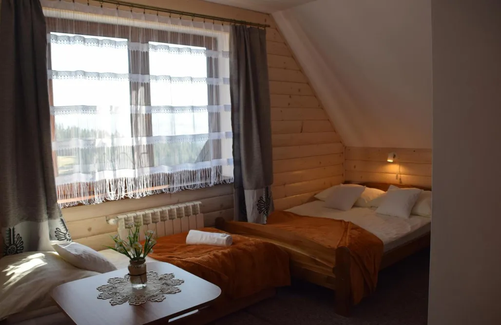 AlohaCamp Pokój czteroosobowy z łazienką i widokiem na góry 3