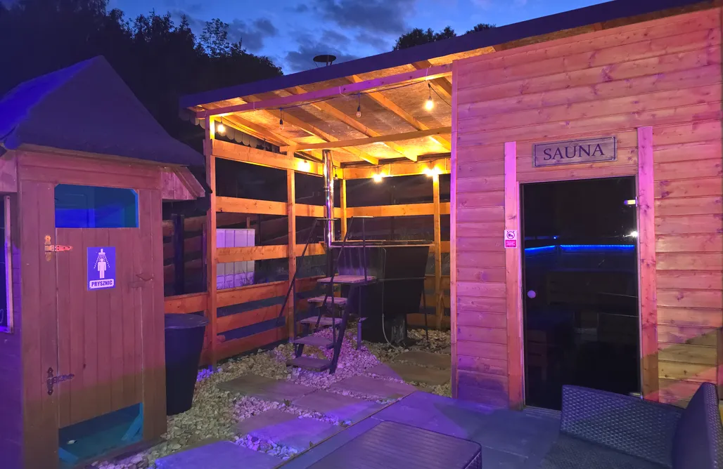 AlohaCamp Domek trzypokojowy Bacuś  1