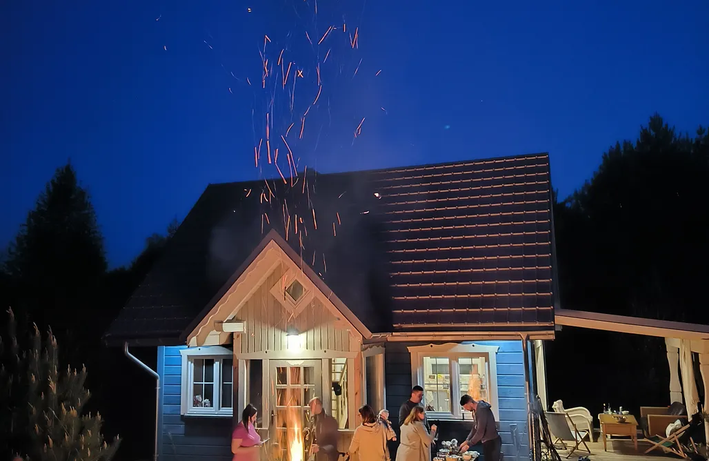 AlohaCamp Niebieski Domek nad Marychą 1