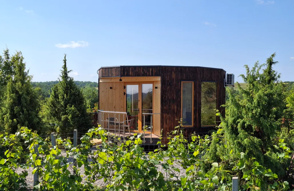 noclegi AlohaCamp Obrotowy spokój - zakręcony domek, który zmienia perspektywę 5