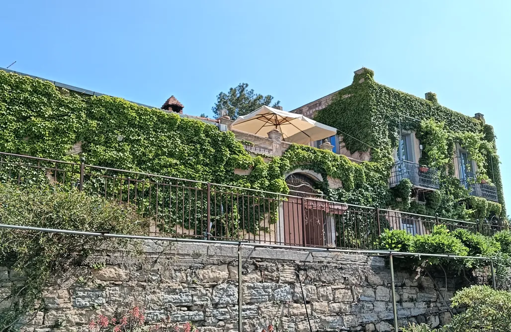 Villa Pietralunga sul bosco AlohaCamp