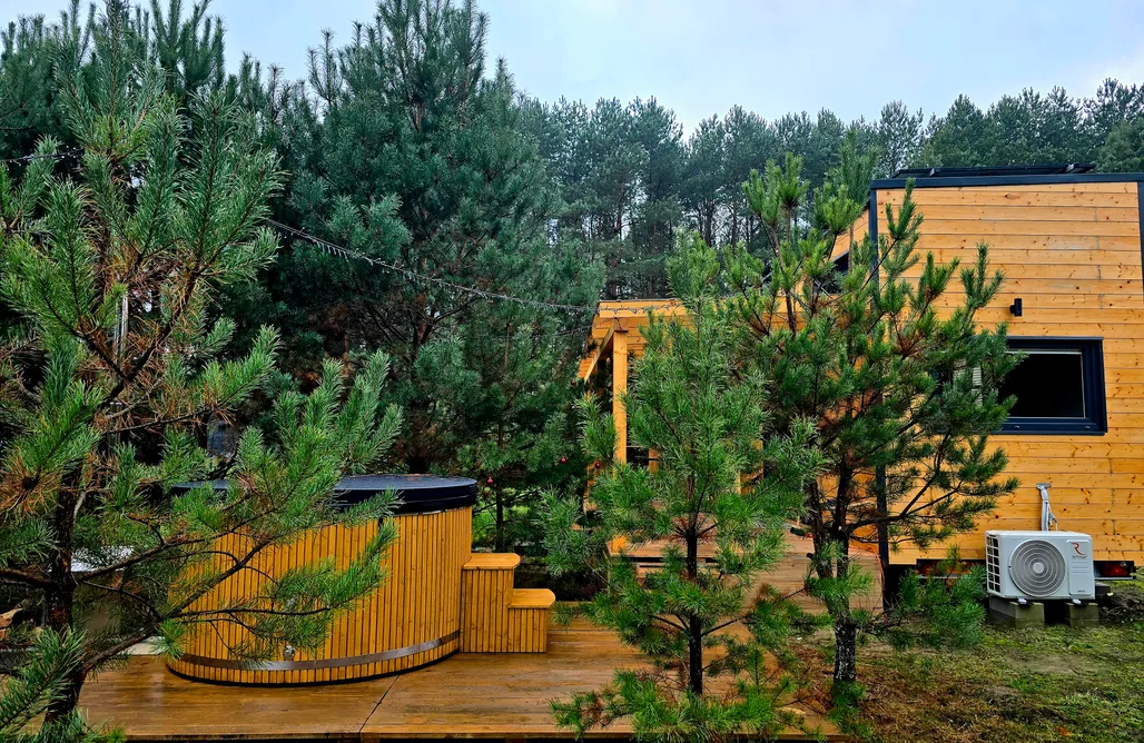 hebergement AlohaCamp Oaza Święty Spokój - Tiny House z prywatną balią i Jacuzzi przy Narwii 4