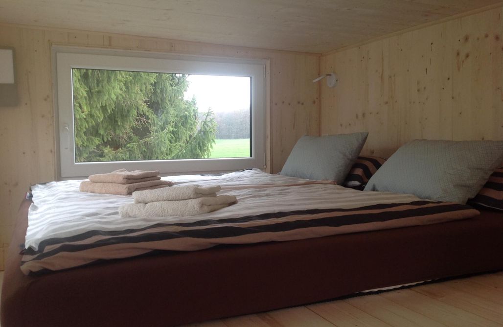 AlohaCamp Tiny House 4 mit Ausblick 2