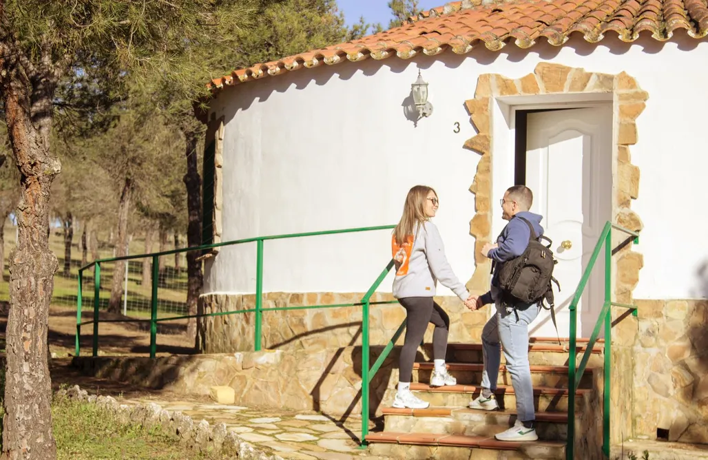 alojamientos AlohaCamp Chozos Rurales Berlanga 5