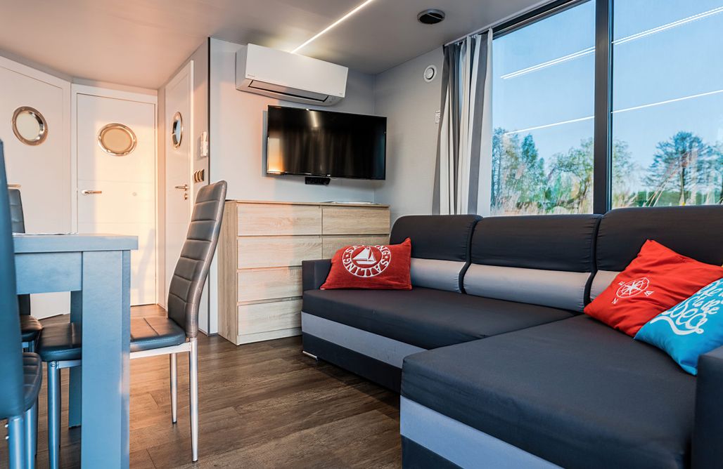 AlohaCamp Domek na wodzie Topiko Czarter 4