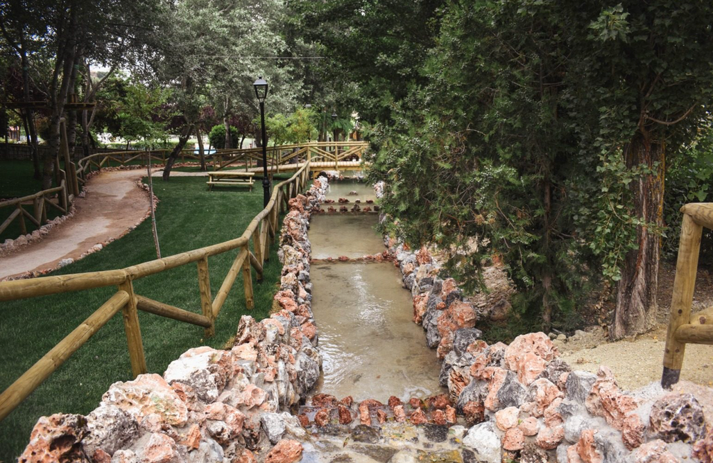 alojamientos AlohaCamp Camping Valdeluna - Bungalows  5