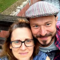 Monika i Maciek Gastgebe Agrozagadka- Domek w sadzie