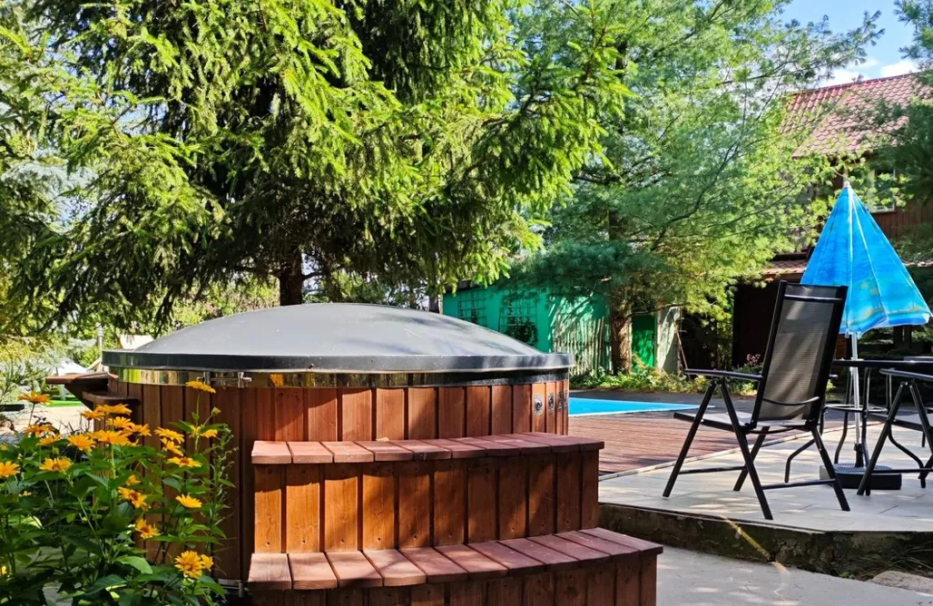 ubytovanie AlohaCamp Dom z basenem nad Narwią 5