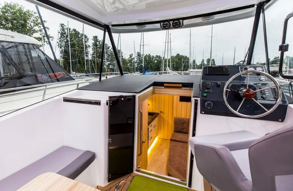 Kurzurlaub Łódź Stillo 30 Houseboat - jacht motorowy bez patentu 1