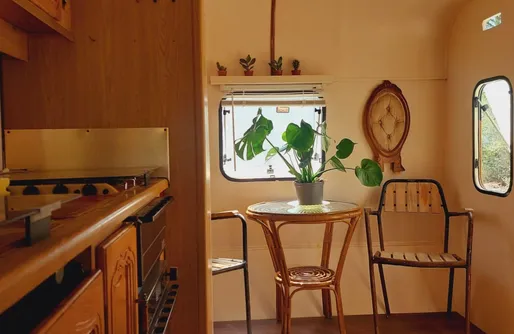 Imagen de In the Pines - caravana