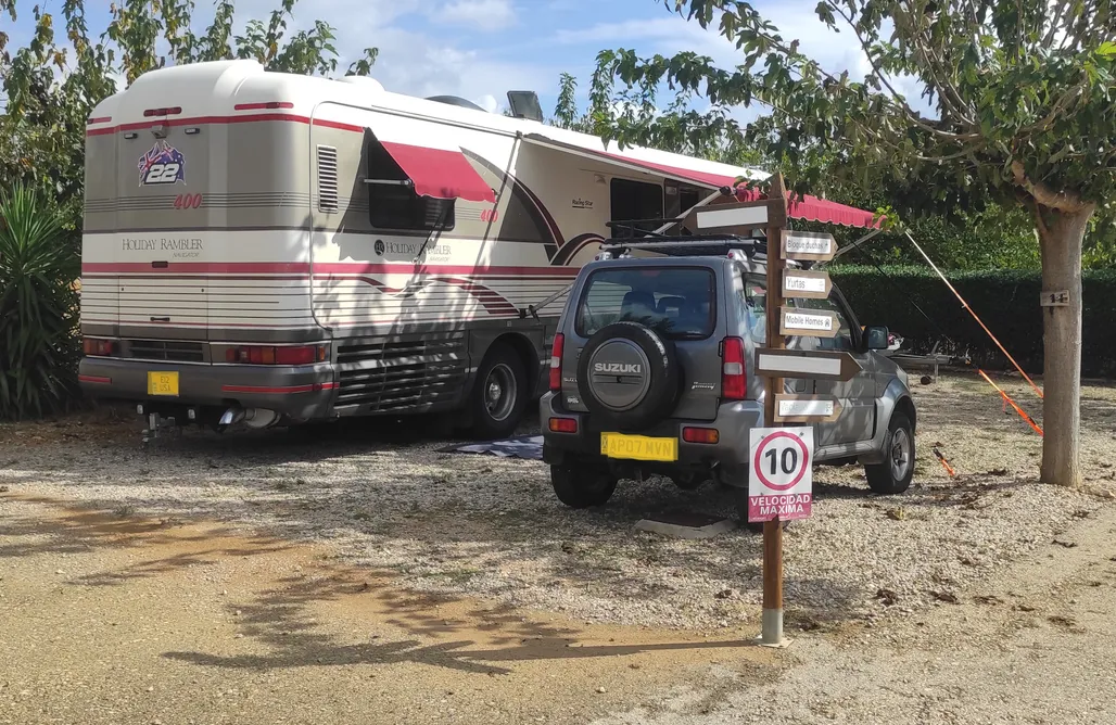 alojamientos AlohaCamp Sitio para caravanas y tiendas - Maestrat Park Camping 2