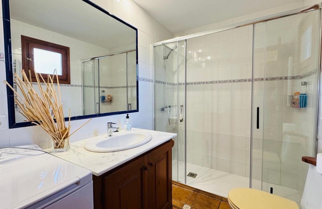 noclegi AlohaCamp Cal Papiol-La Caseta con piscina privada 1