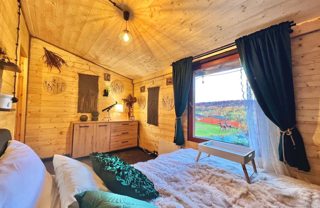 AlohaCamp Premium Chata Bieszczadzka D1 jacuzzi sauna basen 900m2ogród komienk  2