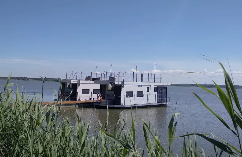 alojamientos AlohaCamp Arka - domki na wodzie 2