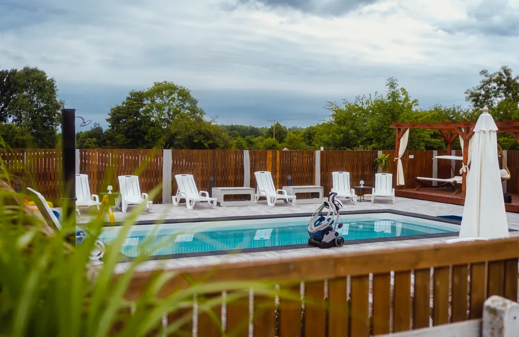 AlohaCamp Golden Shine 1