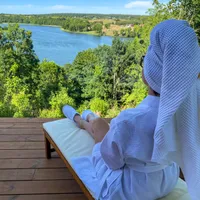 Zloty, a Skromny - ogrodzony domek z jacuzzi i widokiem na jezioro gospodarz Złoty, a Skromny - Jacuzzi z Panoramą