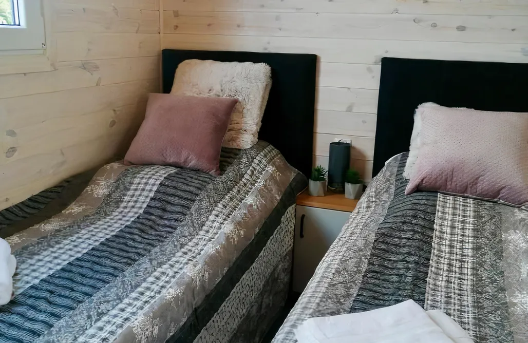 AlohaCamp Domek z dwoma sypialniami 4
