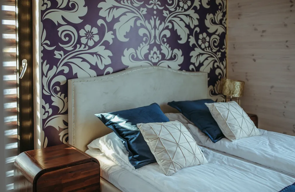 AlohaCamp Dom na wodze xxl + elektryczna motorówka z 2 sypialniami, wanną z hydromasażem, kominkiem, sauną kominkową, fotelem masującym, tarasem na dachu (boczny widok na jezioro) 2