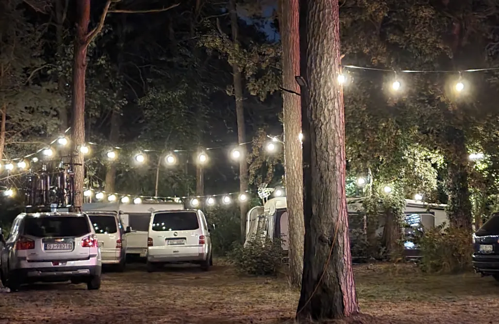 noclegi AlohaCamp Miejsce kamperowe - Hel Caravans Village - Ośrodek na Klifie 1