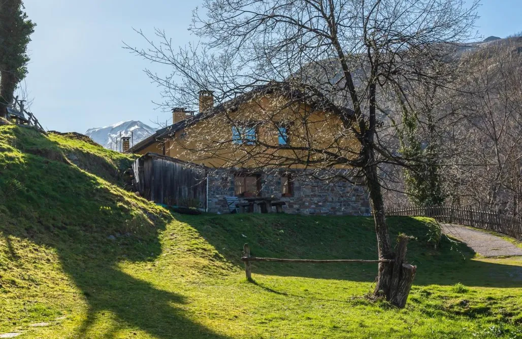 alojamientos AlohaCamp Casa Rural Llananzanes 2