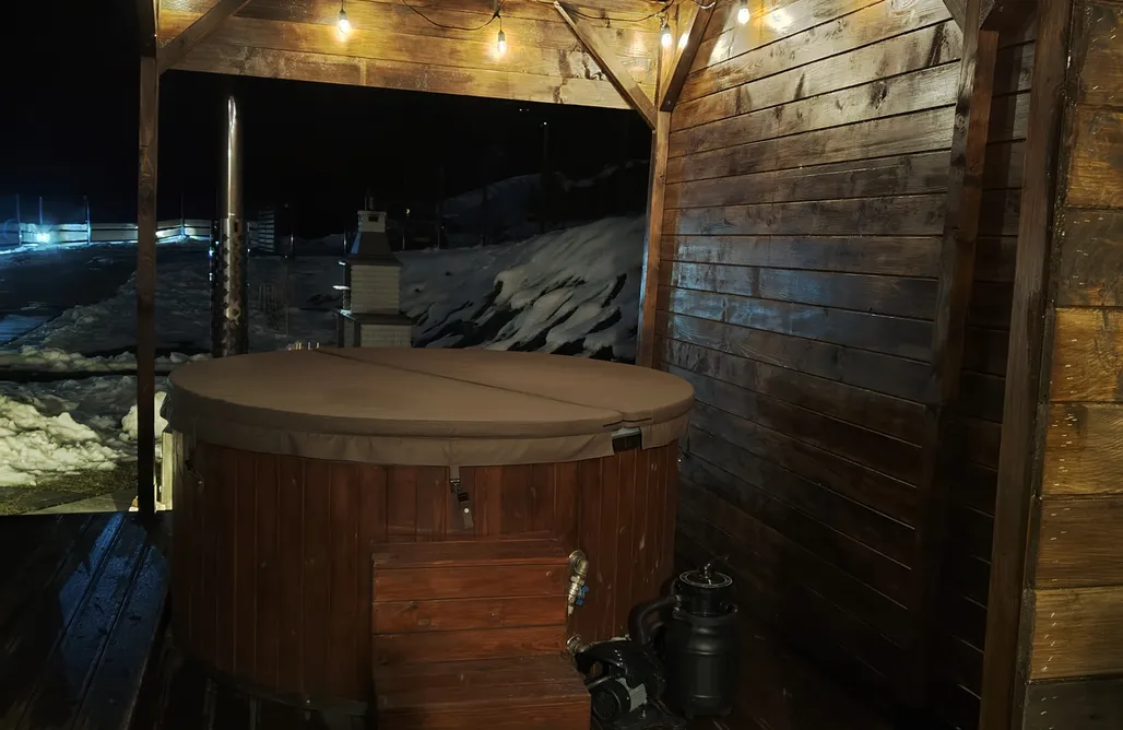 Michałówka -Jacuzzi-  domek w górach przy lesie - Energylandia AlohaCamp