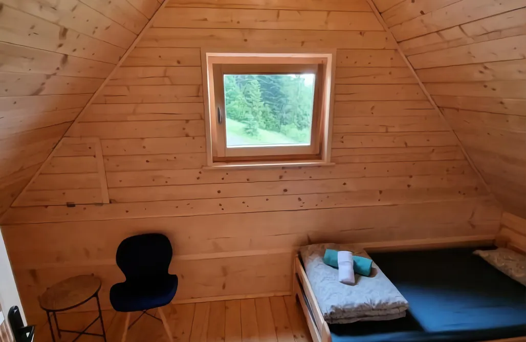 AlohaCamp Dom w drapie 3