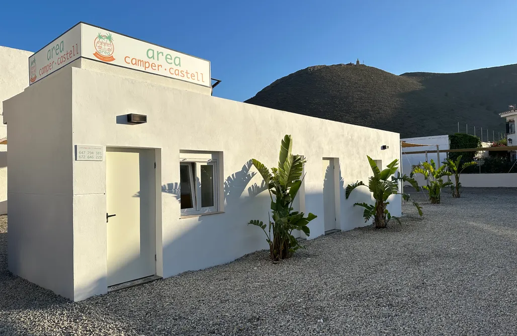 alojamientos AlohaCamp Sitio para autocaravanas y campers Area Camper Castell 2