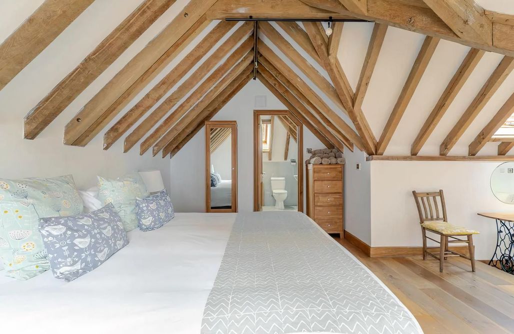 AlohaCamp Room 4 - Family room with superking and two single (or 4 single) 4