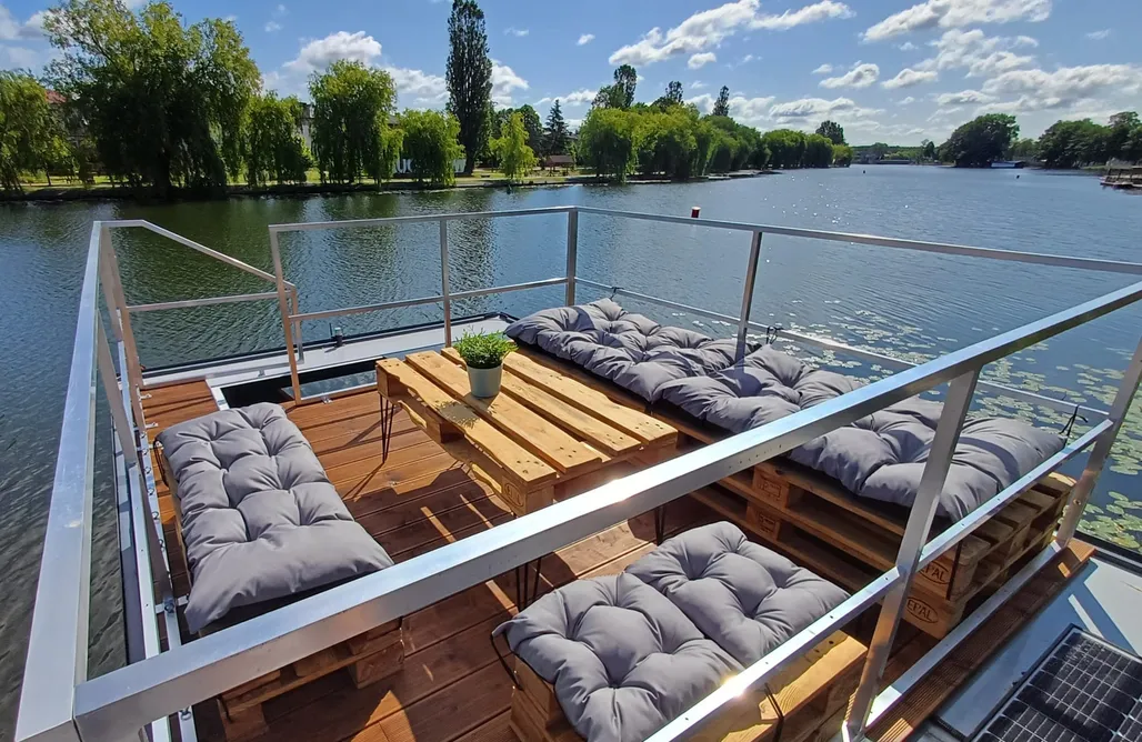 noclegi AlohaCamp Pływający Apartament 4