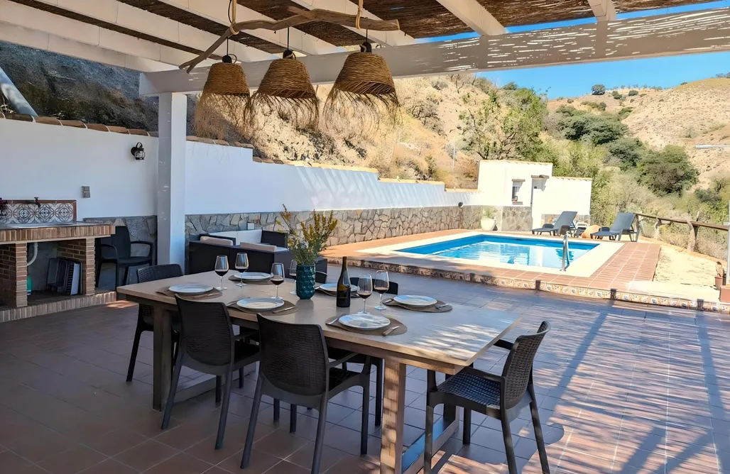 Alojamiento en Laroya Cortijo Claudia  3