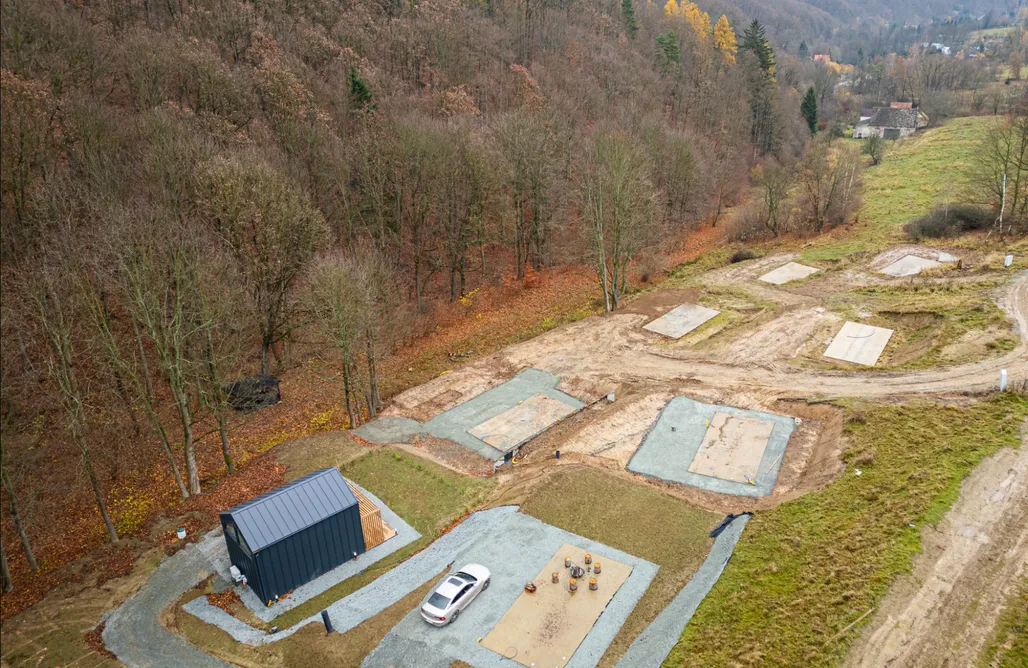 AlohaCamp accommodation Wilcza Osada Resort  1