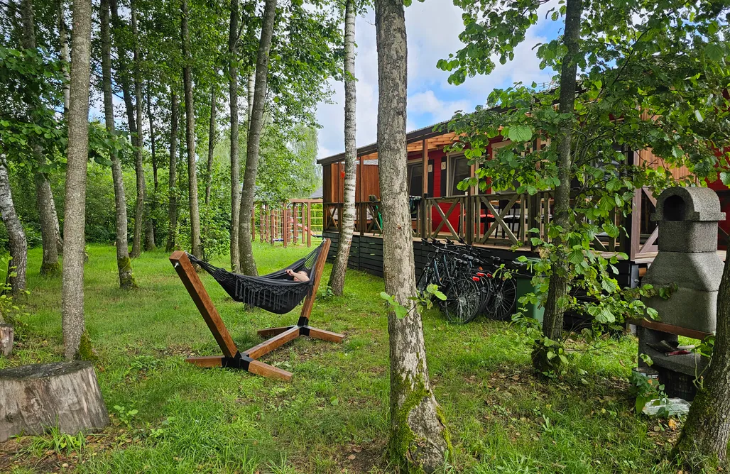 noclegi AlohaCamp Domek letniskowy czerwony - całoroczny 4