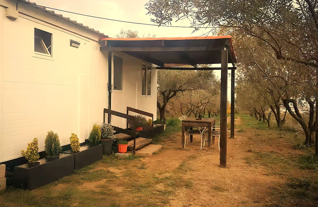 Alojamiento en Almoster Bungalow para 3 personas en granja 2