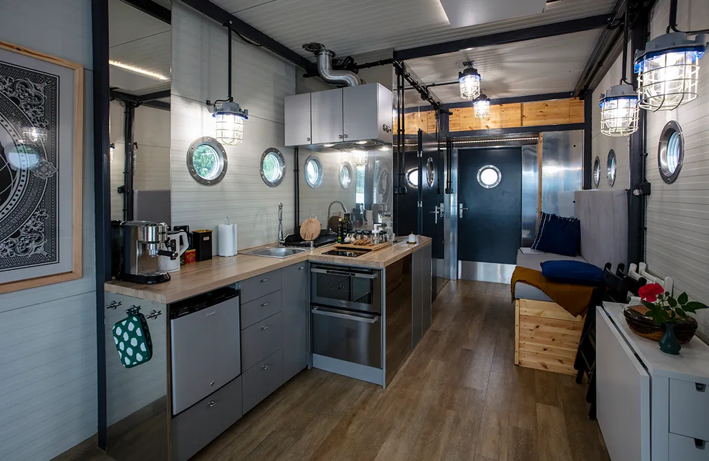 noclegi AlohaCamp Lustro Odry - dom na wodzie 4