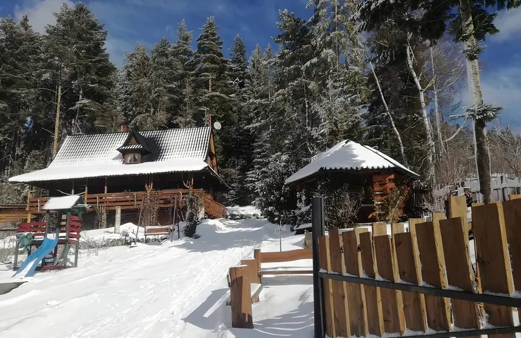 Luksusowe Domki Nad Jeziorem Chata w Gorcach - domek z balią 1