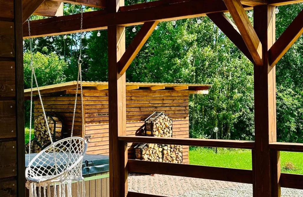 Płaska noclegi Chatka JustChill nad Jeziorem Czostków 1