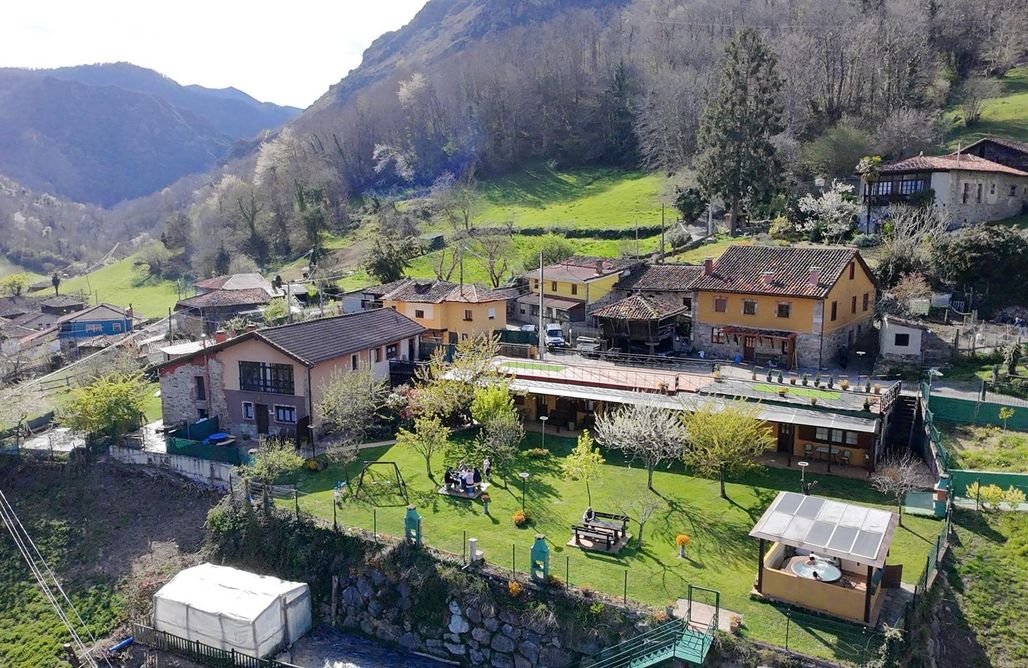 Apartamentos rurales Balcón real - rey Favila AlohaCamp