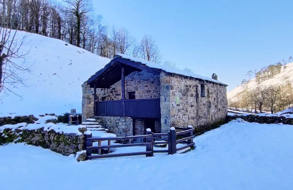 AlohaCamp Pidream Cottage. Cabañas de Pisueña 1