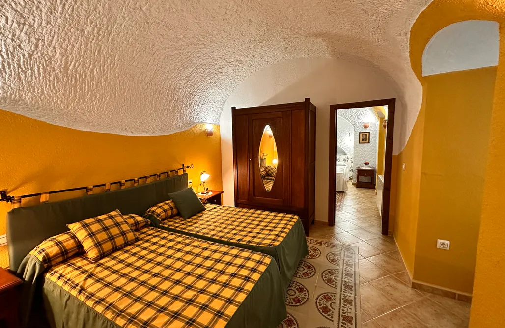 AlohaCamp Cueva de 3 dormitorios y 2 baños 4