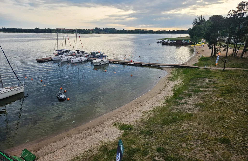 noclegi AlohaCamp Domek na wodzie Topiko Czarter  1