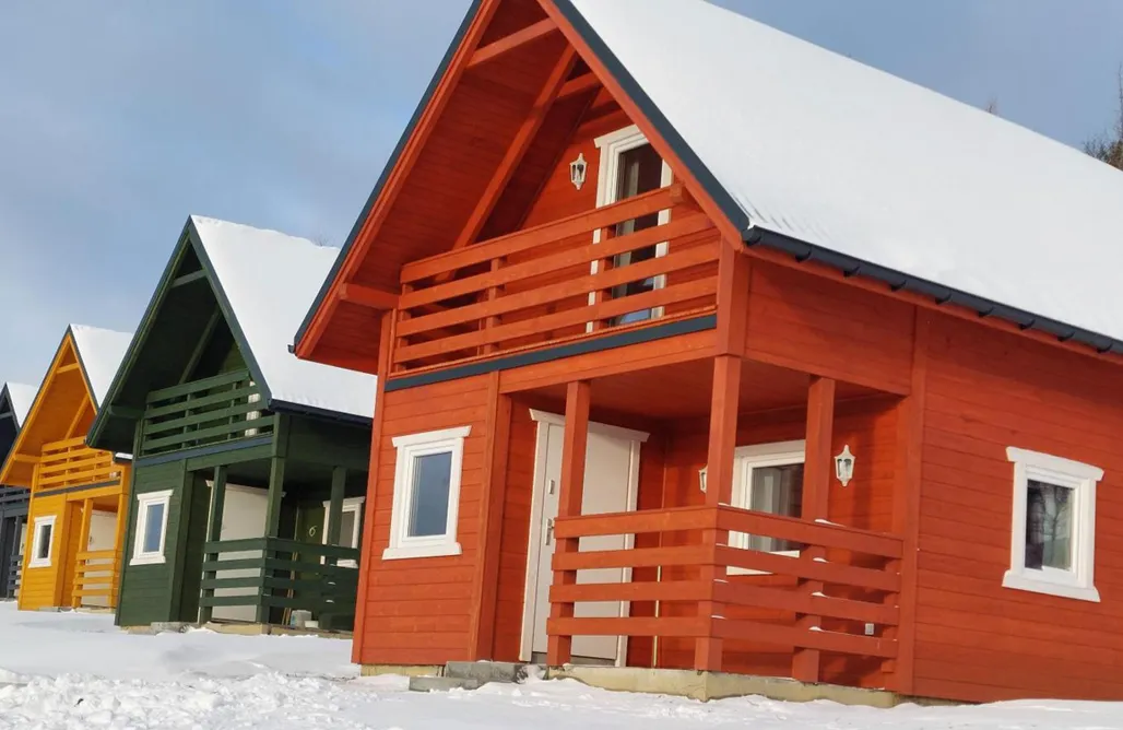 Wakacje First Minute Kolorowe Domki  1