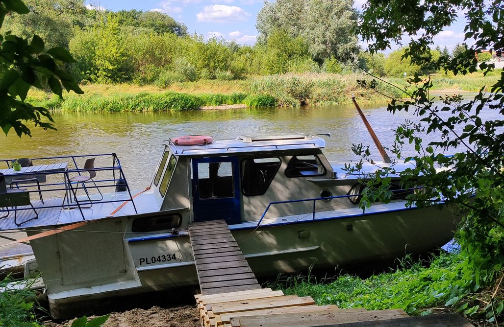 AlohaCamp accommodation Domek na wodzie - Przystań Kowale 3