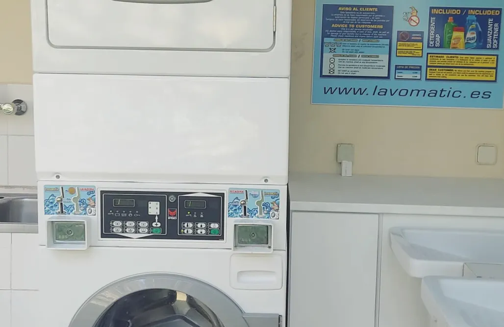 alojamientos AlohaCamp Sitio para autocaravanas y tiendas - Camping Fuente del Botón 1