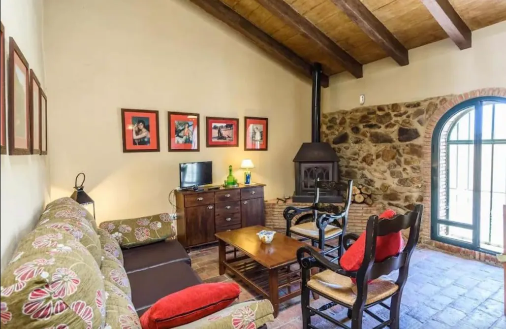 alojamientos AlohaCamp Cortijo dehesa Sierra León 1