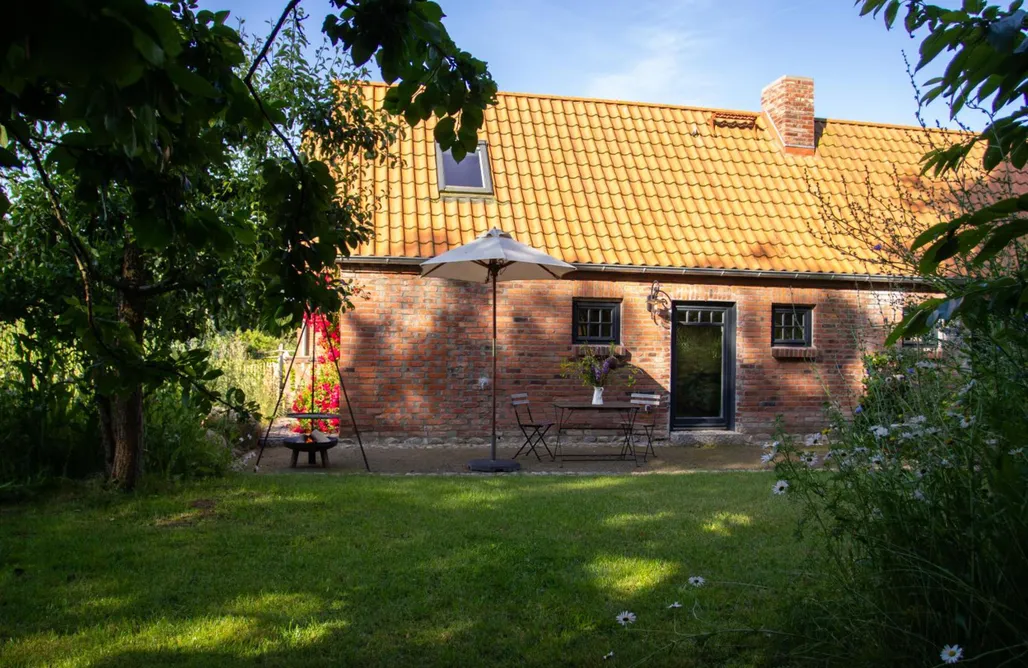 Ferienhaus direkt am Strand Idyllisches Landhaus: Garten & Kamin, für Paare 1