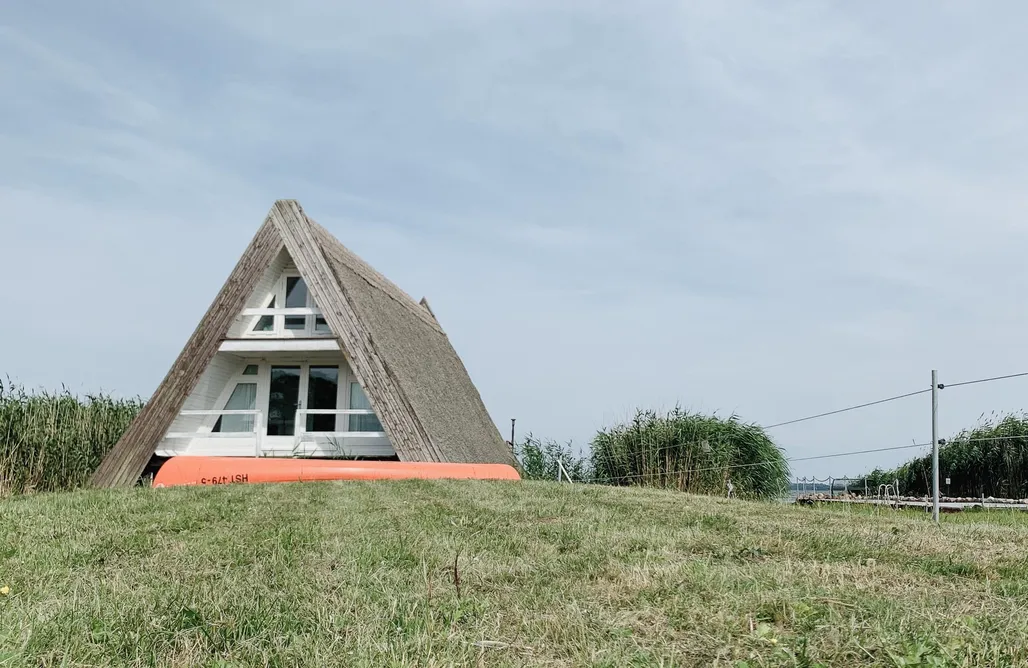 Landhaus am Achterwasser mit Bootssteg AlohaCamp