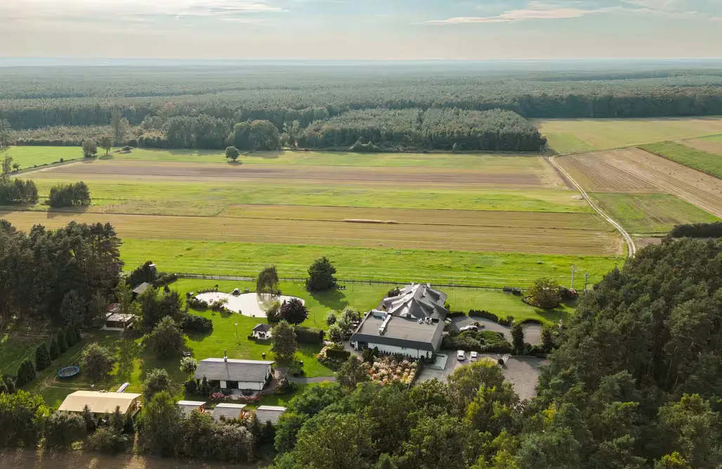 AlohaCamp accommodation Dwór Myśliwski Hubertus 4