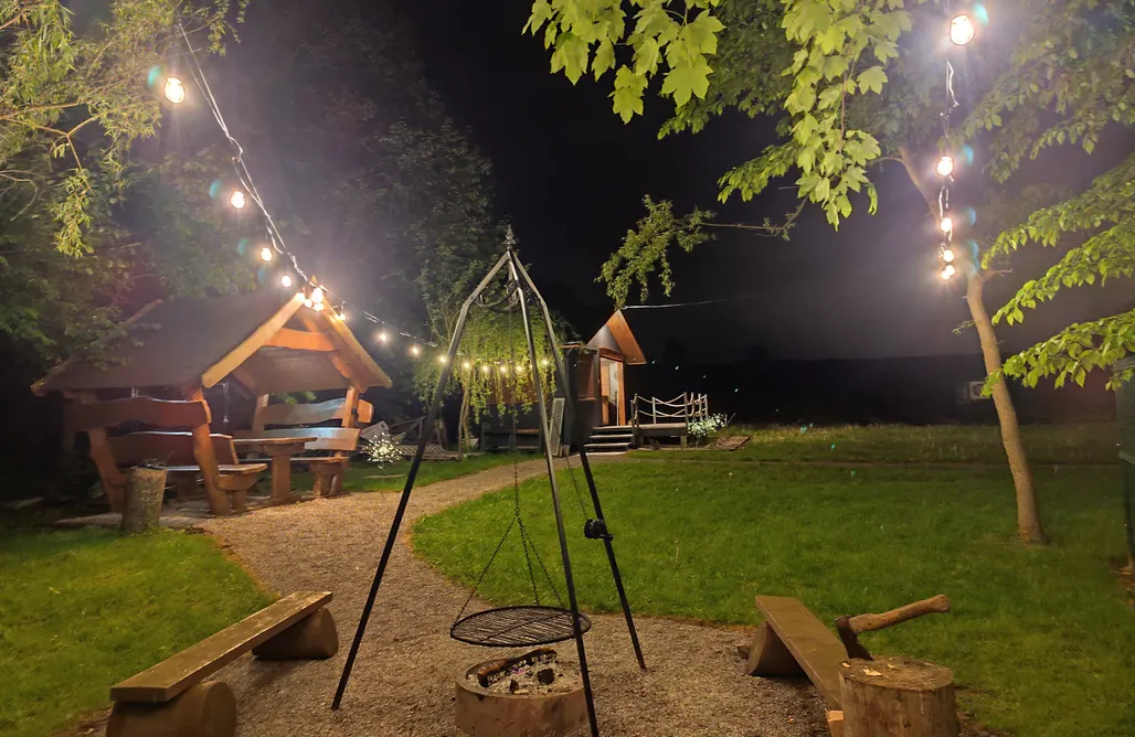 noclegi AlohaCamp Domki Spokojny Zakątek z Balią z jacuzzi 4