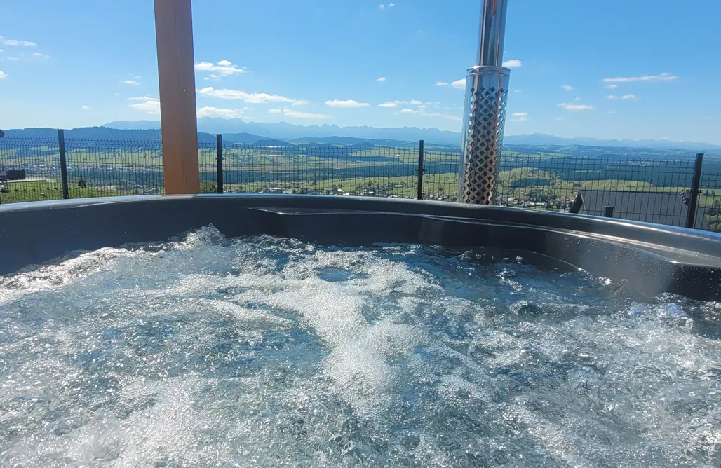 AlohaCamp accommodaties Hutten bij Papa met Jacuzzi Pomarańcz 1