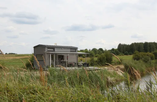 Zdjęcie obiektu TinyHouse z tarasem nad wodą w urokliwym miejscu